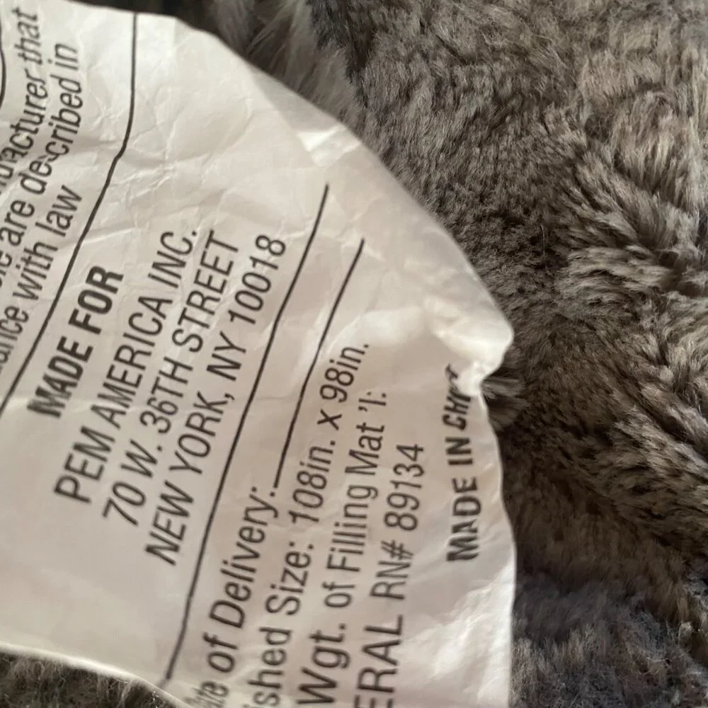 Frye Luxe Faux‎ Fur Plush King Size Blanket Gray Ribbed Textured Heavy Defects